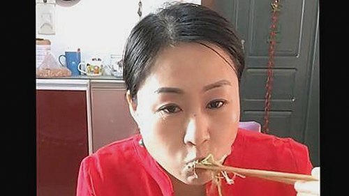 关晓彤鹿晗的甜蜜过往引发热议，娱乐圈恋情真相成焦点