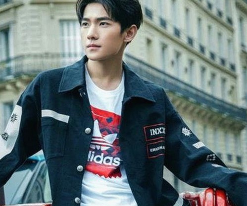 王源片场篮球秀运动风采，娱乐圈吃瓜路人背后的故事揭秘