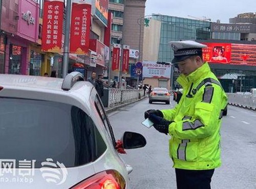 揭秘娱乐圈吃瓜内幕：明星幕后与神秘进组故事